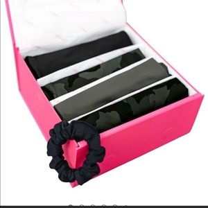 Yogalicious camouflage tank top leggings gift set